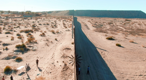 BORDERLESS